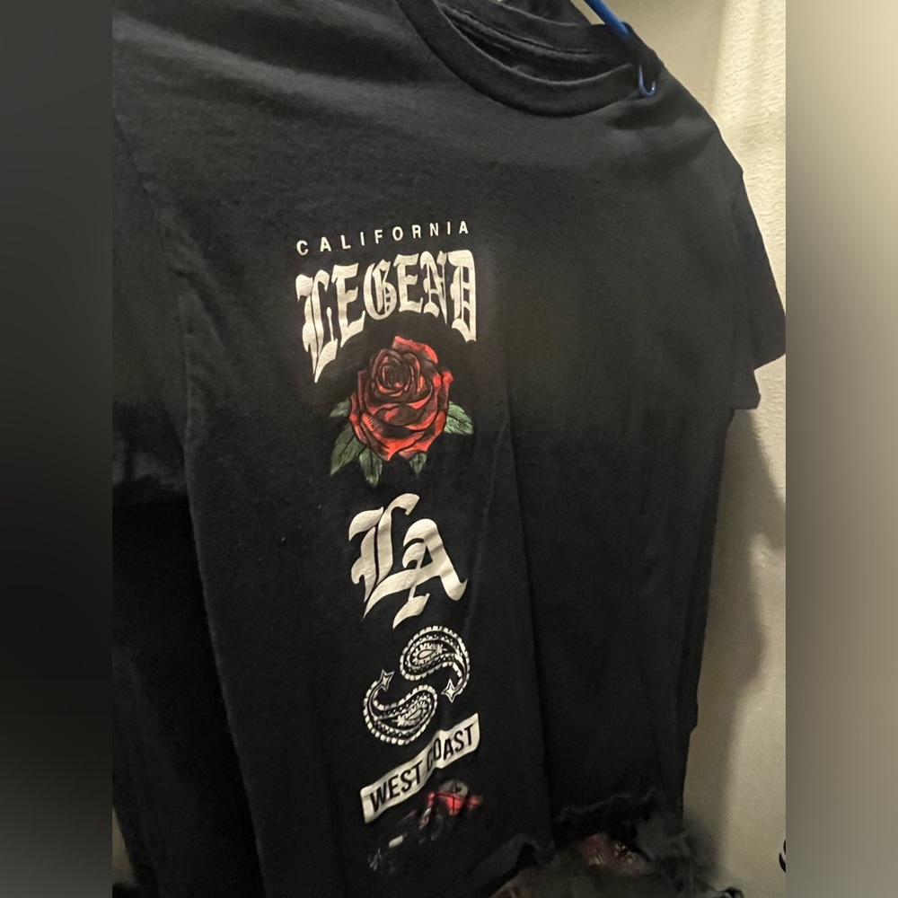 Black shirt that says L.A